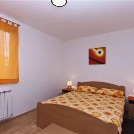 아파트 Two-bedroom 1