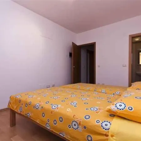 Two-bedroom 1 아파트 로비니